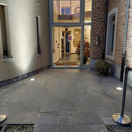 La Chambre Et Le Studio Du Chateau Du Golf De Bernalmont Liege Exterior photo
