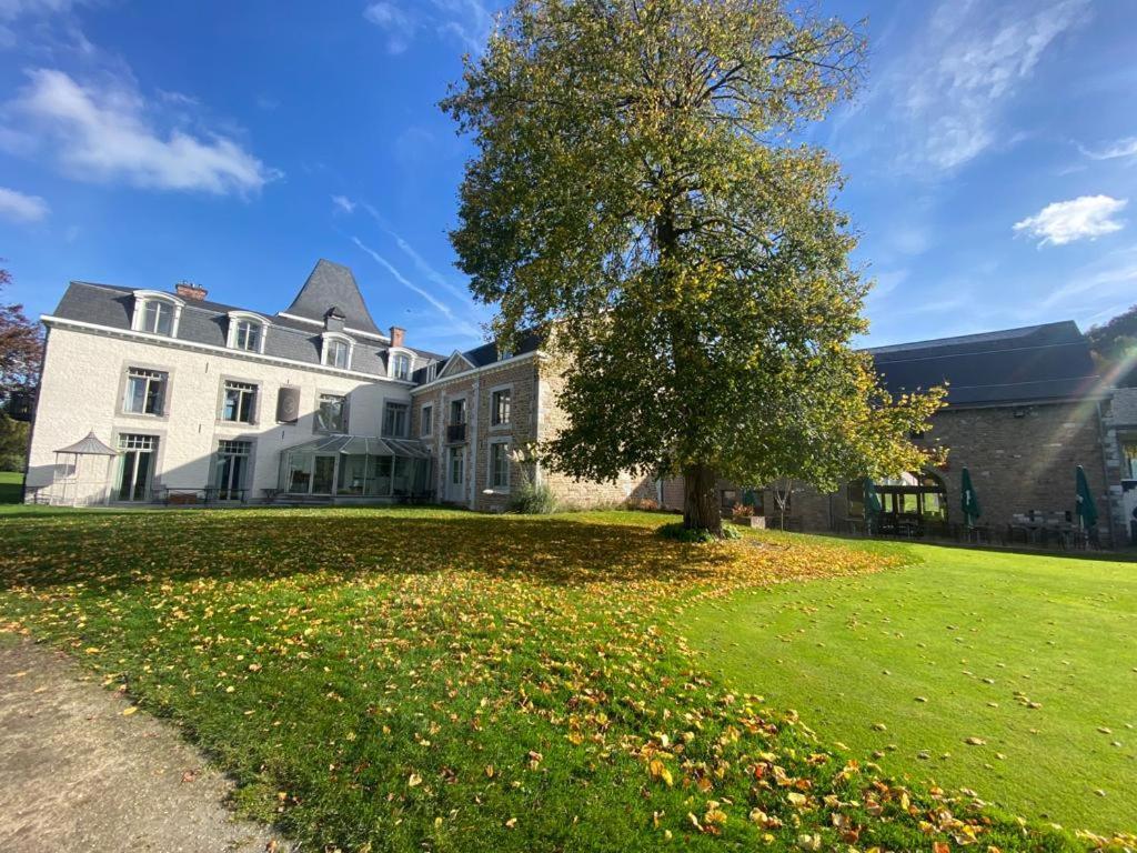 La Chambre Et Le Studio Du Chateau Du Golf De Bernalmont Liege Exterior photo
