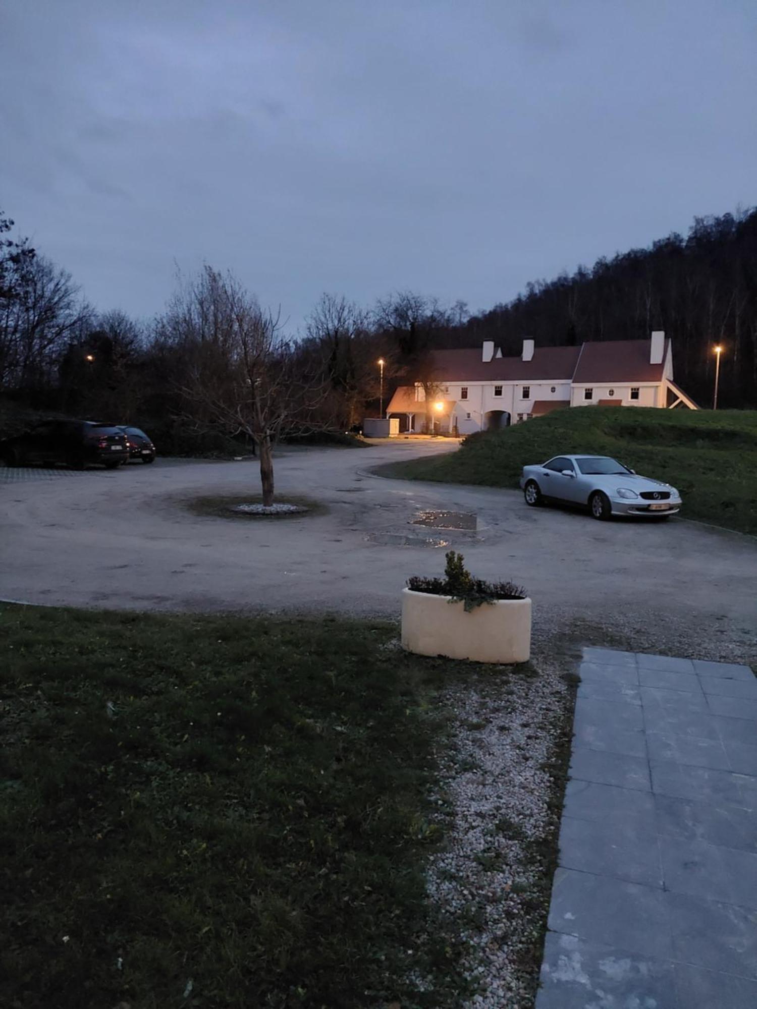 La Chambre Et Le Studio Du Chateau Du Golf De Bernalmont Liege Exterior photo