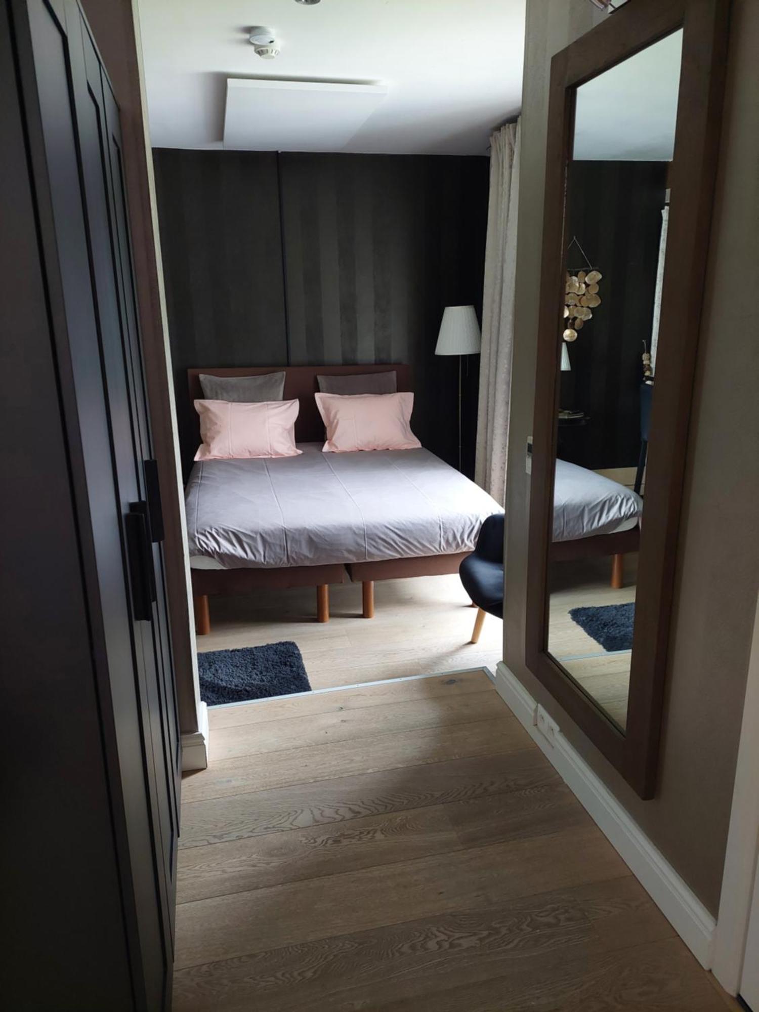 La Chambre Et Le Studio Du Chateau Du Golf De Bernalmont Liege Room photo